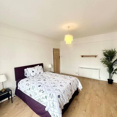 4 Bed House In Daneby Road,Se6 Villa Catford Bagian luar foto