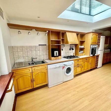 4 Bed House In Daneby Road,Se6 Villa Catford Bagian luar foto