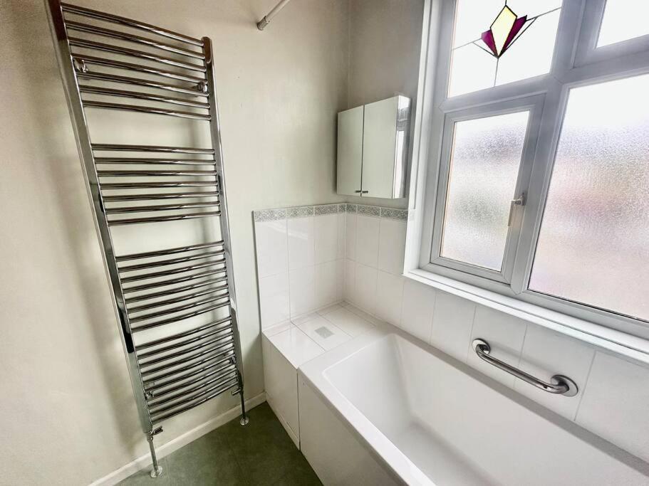 4 Bed House In Daneby Road,Se6 Villa Catford Bagian luar foto