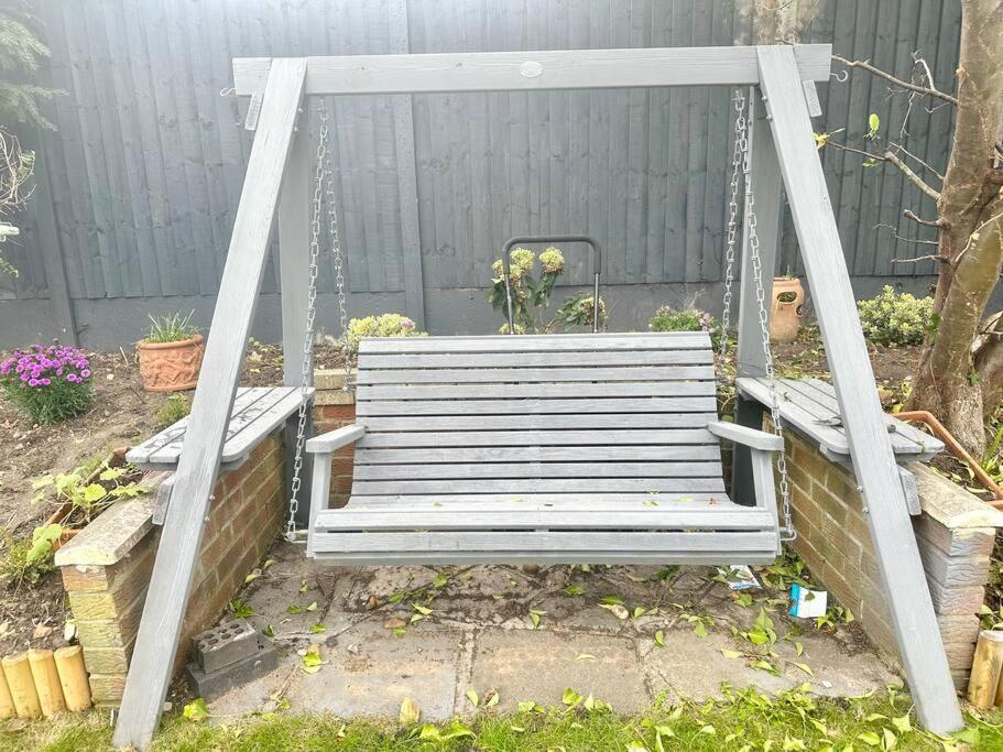 4 Bed House In Daneby Road,Se6 Villa Catford Bagian luar foto