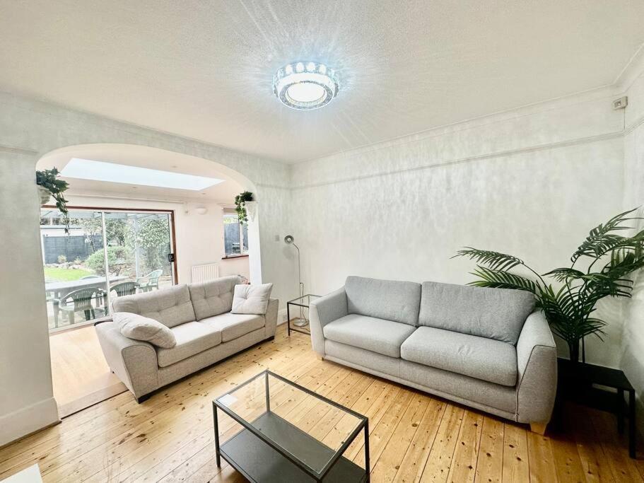 4 Bed House In Daneby Road,Se6 Villa Catford Bagian luar foto