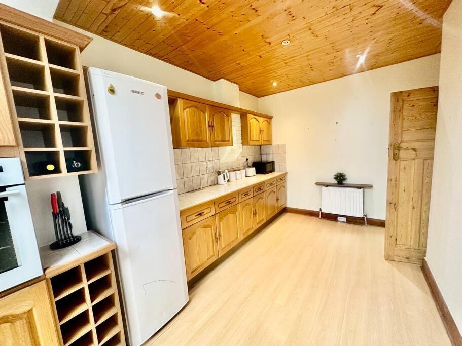 4 Bed House In Daneby Road,Se6 Villa Catford Bagian luar foto