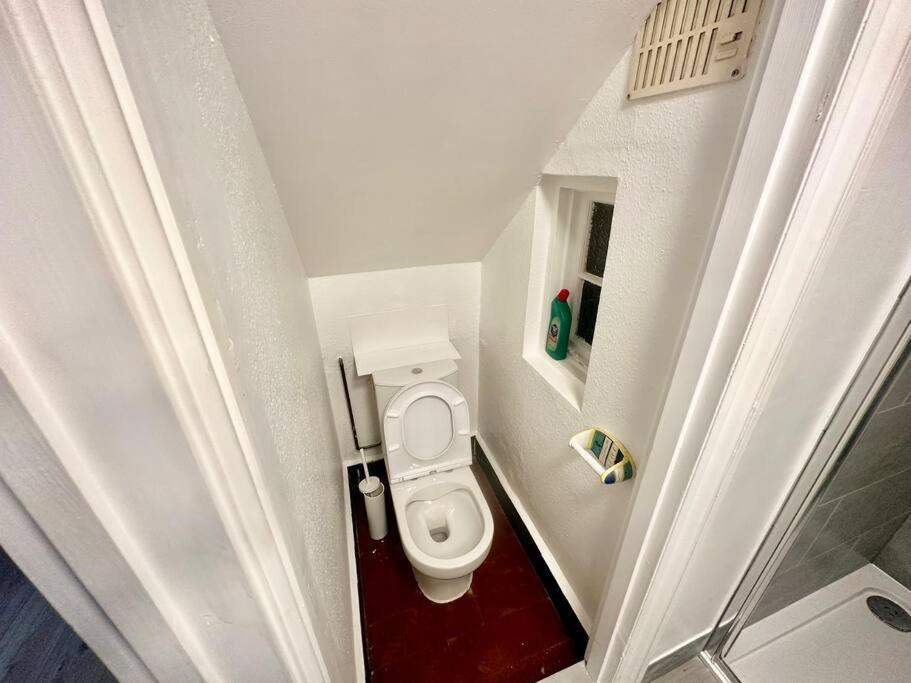 4 Bed House In Daneby Road,Se6 Villa Catford Bagian luar foto