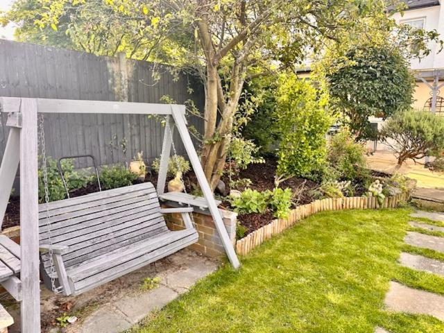 4 Bed House In Daneby Road,Se6 Villa Catford Bagian luar foto