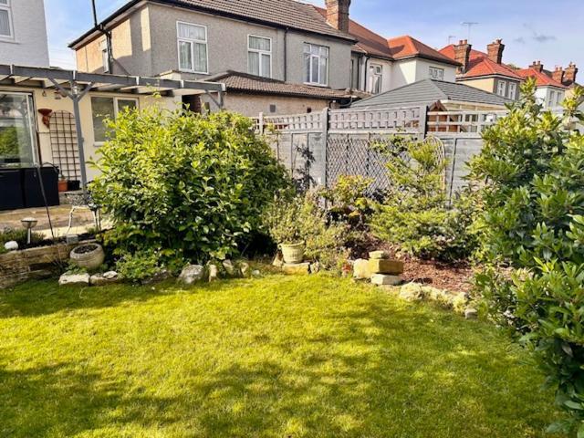 4 Bed House In Daneby Road,Se6 Villa Catford Bagian luar foto