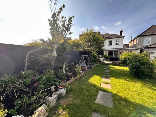 4 Bed House In Daneby Road,Se6 Villa Catford Bagian luar foto